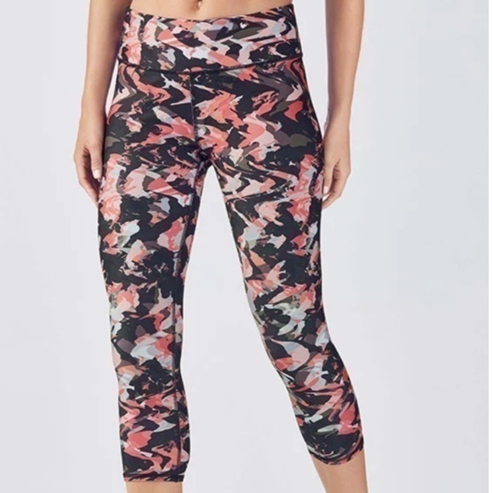 Fabletics NWT Define PowerHold Mid-Rise Capri SIZE SMALL